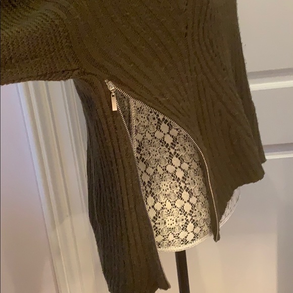 John + Jenn Green Sweater - Small - Picture 4 of 5